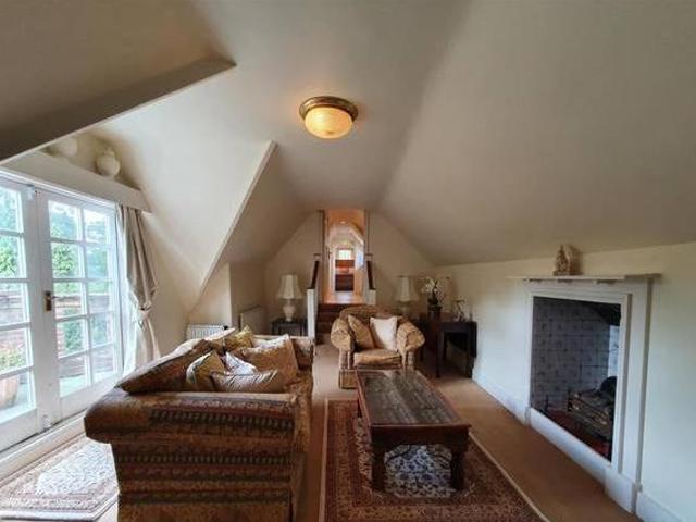 House for rent in Surrey