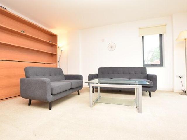 Apartment for rent in South Lane, West Yorkshire