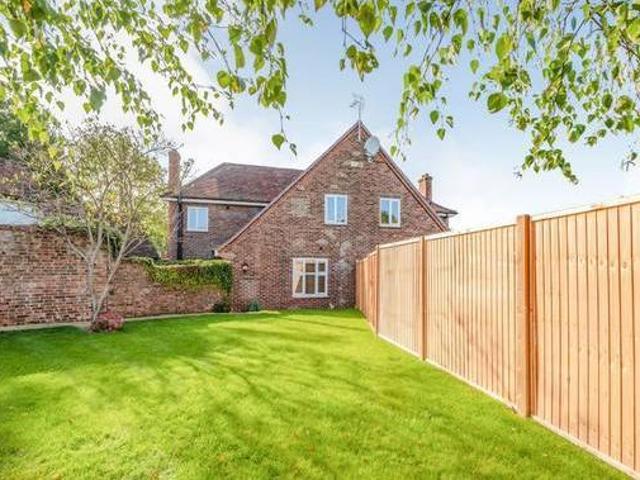 House for rent in West Sussex