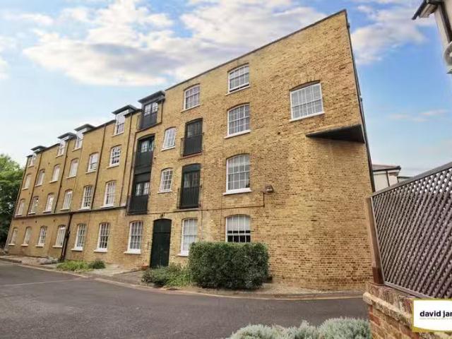 Apartment for rent in Green Close, Warwickshire