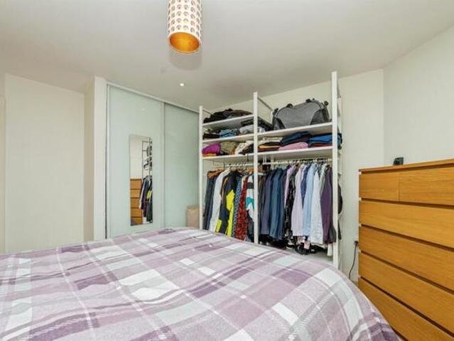 Apartment for rent in Old Hall Street, Comers