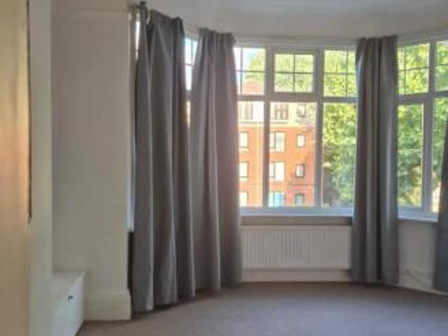Apartment for rent in Cat Hill, England