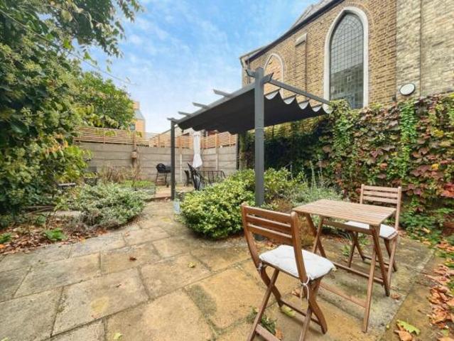 Apartment for rent in Ealing, Greater London