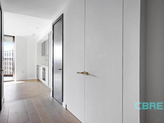 Apartment for rent in Five Acres, Hertfordshire