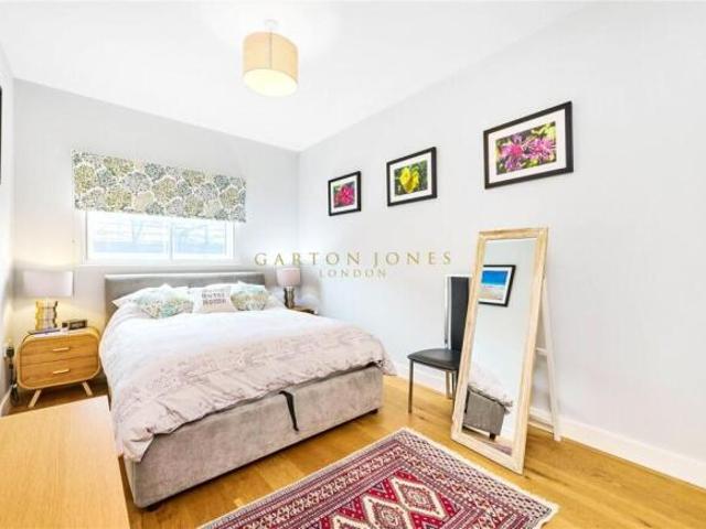 Apartment for rent in Cat Hill, England