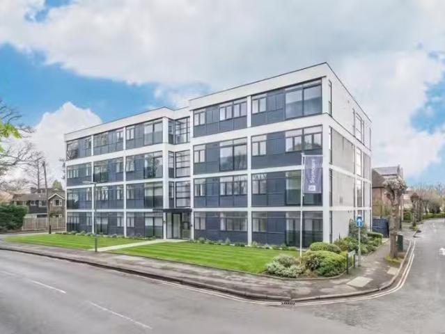 Apartment for rent in Byfleet, Woking