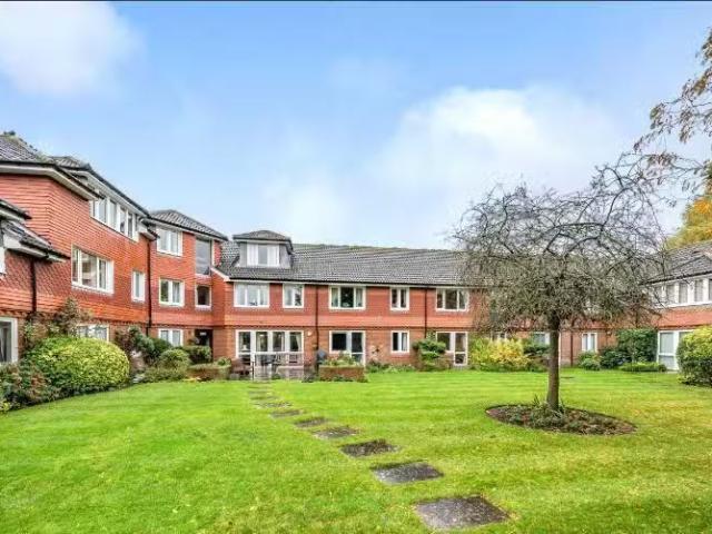 Apartment for rent in South Lane, West Yorkshire