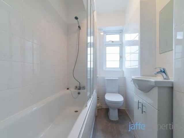 Apartment for rent in Cat Hill, England
