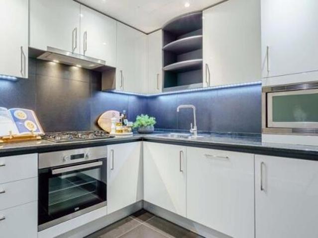 Apartment for rent in Cat Hill, England