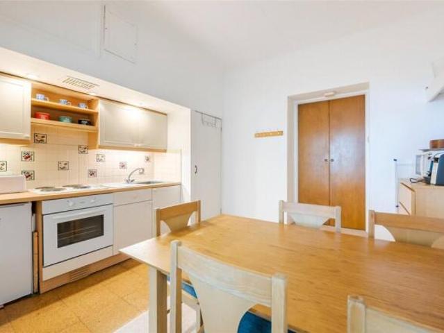 Apartment for rent in Cat Hill