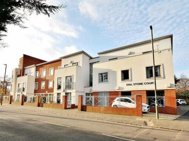 House for rent in Weybridge, Elmbridge