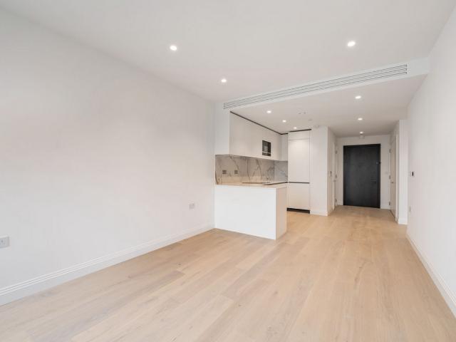 Apartment for rent in Sands End, Greater London