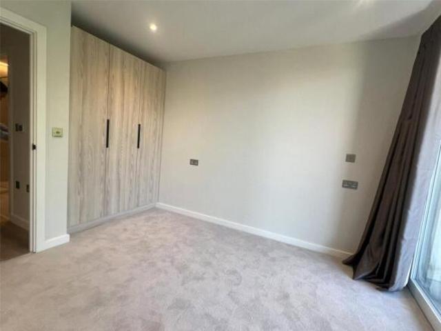 Apartment for rent in Cat Hill, England