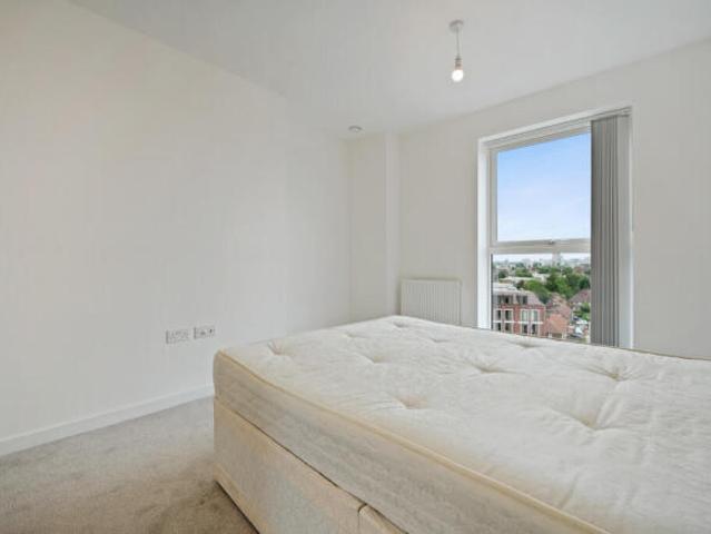 Apartment for rent in South Lane, West Yorkshire