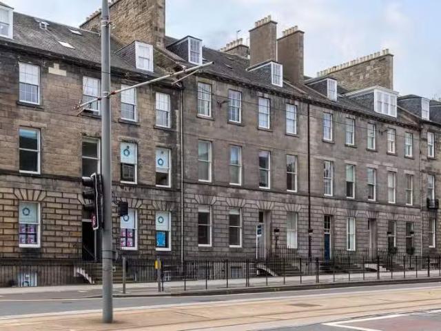 Apartment for rent in Gayfield, Broughton