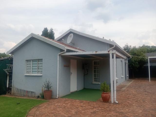 Apartment for rent in Fairland, Johannesburg