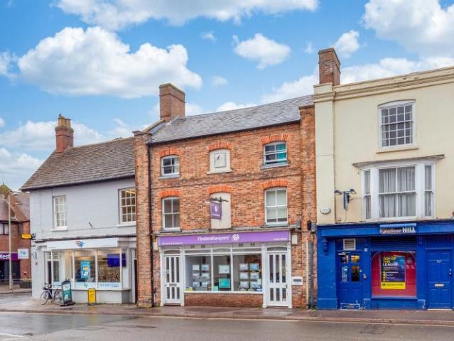 Flat for sale in Evershot, Oxfordshire