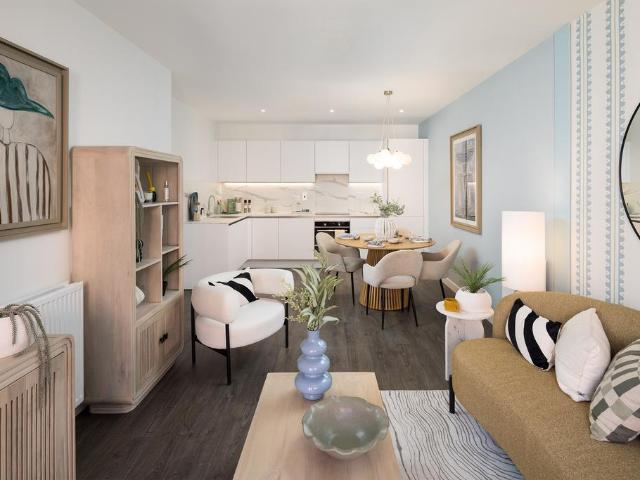 Flat for sale in London Borough of Lewisham, Bell Green
