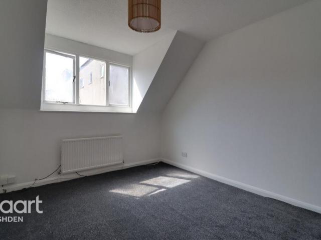 Flat for sale in Rushden