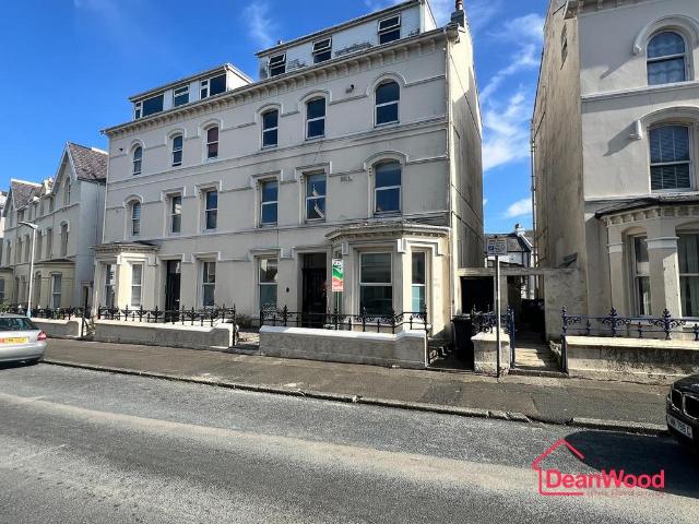 Flat for sale in Douglas, Scotland
