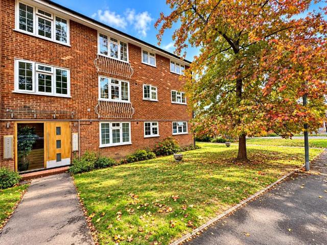 Flat for sale in Charlotteville, Guildford