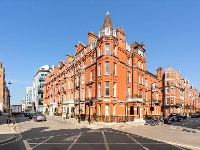 Flat for sale in Marylebone, Greater London