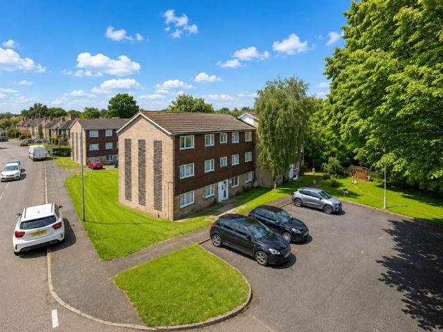 Flat for sale in St Albans, Five Acres