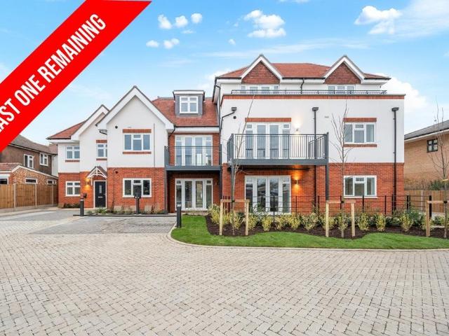Flat for sale in West Ewell, Ewell