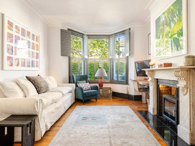Flat for sale in London Borough of Southwark, Greater London