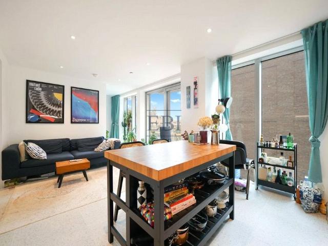 Flat for sale in St. George in the East, Shadwell
