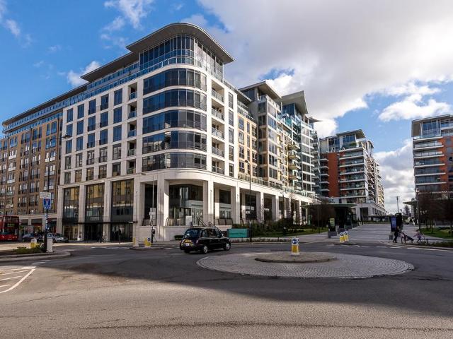 Flat for sale in Sands End, Greater London