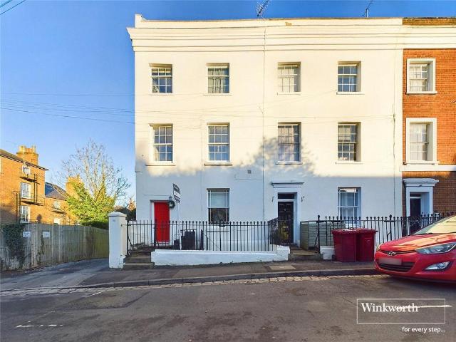 Flat for sale in Reading