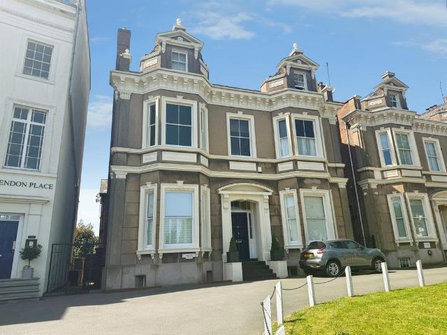 Flat for sale in Milverton, Green Close
