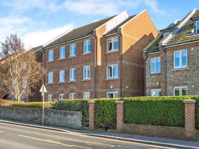 Flat for sale in Middle Deal, Ash