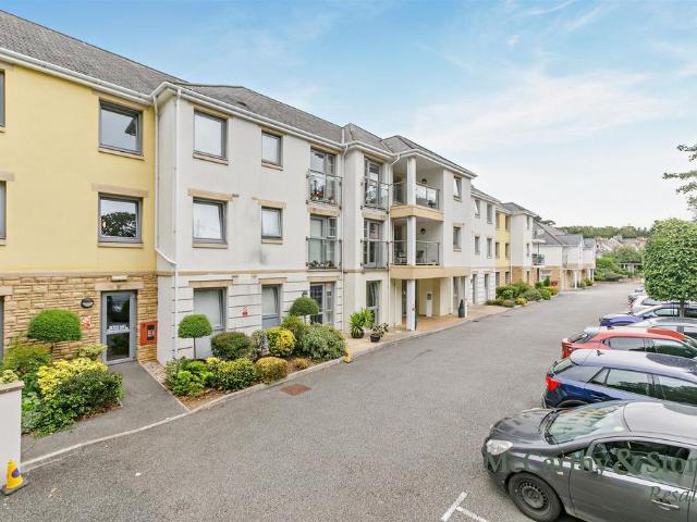 Flat for sale in Trelander, Penweathers