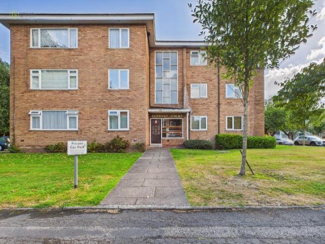 Flat for sale in Sutton Coldfield, West Midlands