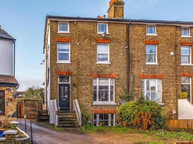 Flat for sale in Chislehurst, Greater London