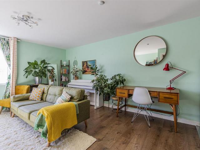 Flat for sale in City Centre, Falcon Lodge