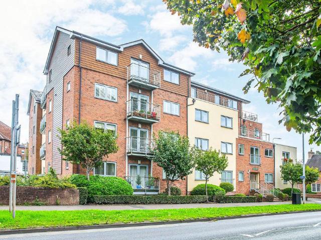 Flat for sale in Kingsbourne, Nantwich