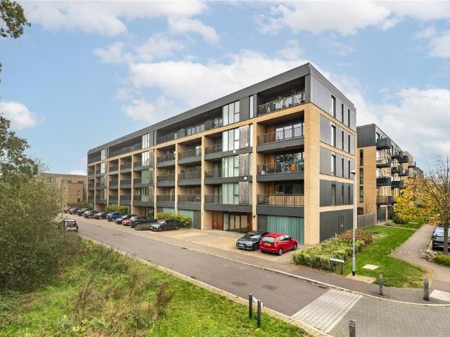 Flat for sale in Arbury, Cambridgeshire