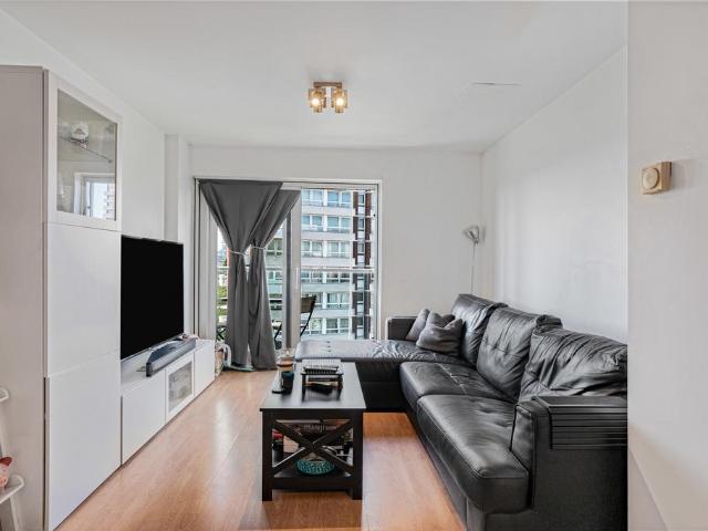 Flat for sale in Ratcliffe, Limehouse