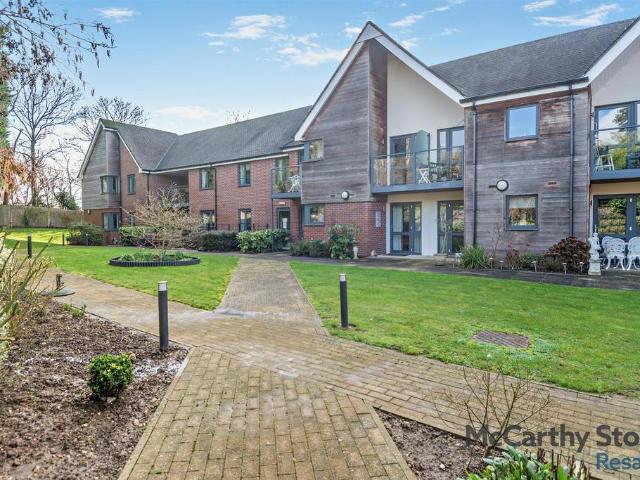 Flat for sale in Potters Bar, Isle Of Man