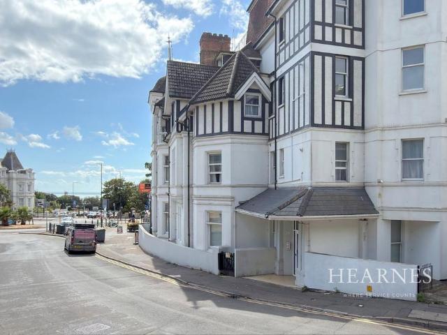 Flat for sale in West Cliff, Bournemouth