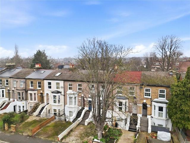 Flat for sale in Leytonstone, Greater London