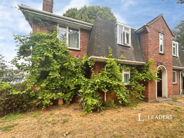 Flat for sale in Heigham Grove, East Bank