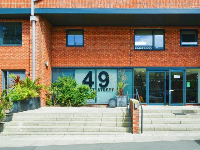 Flat for sale in Chinatown, Calderstones