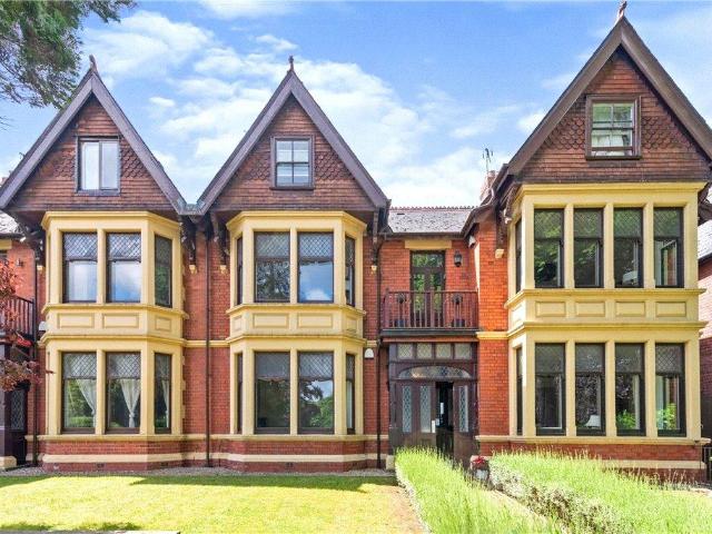 Flat for sale in Plasnewydd, Falcon Lodge