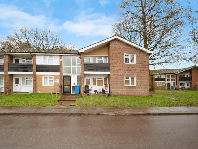 Flat for sale in Shirley, West Midlands