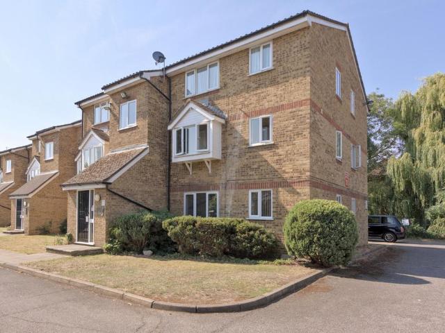 Flat for sale in Leyton, Greater London