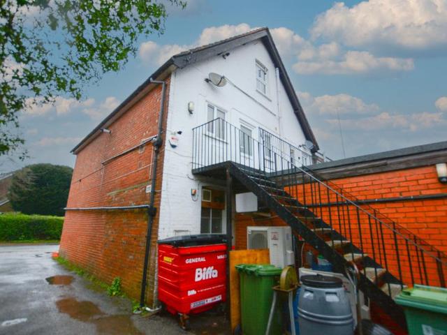 Flat for sale in Goose Green, Horsham